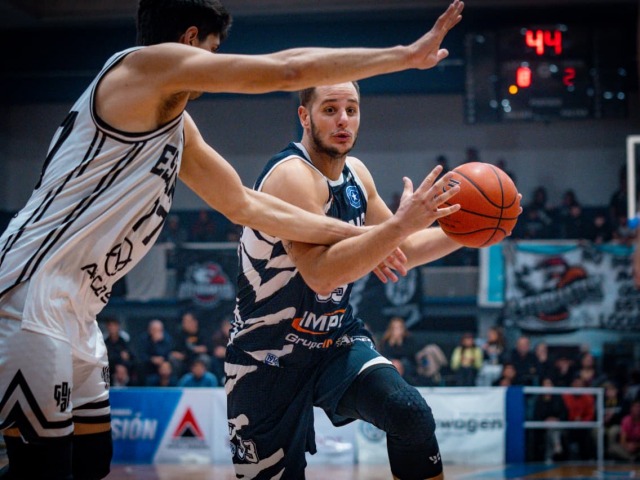 Racing festej� en el cl�sico y Sesto lo resumi�: �El grupo se lo merece�